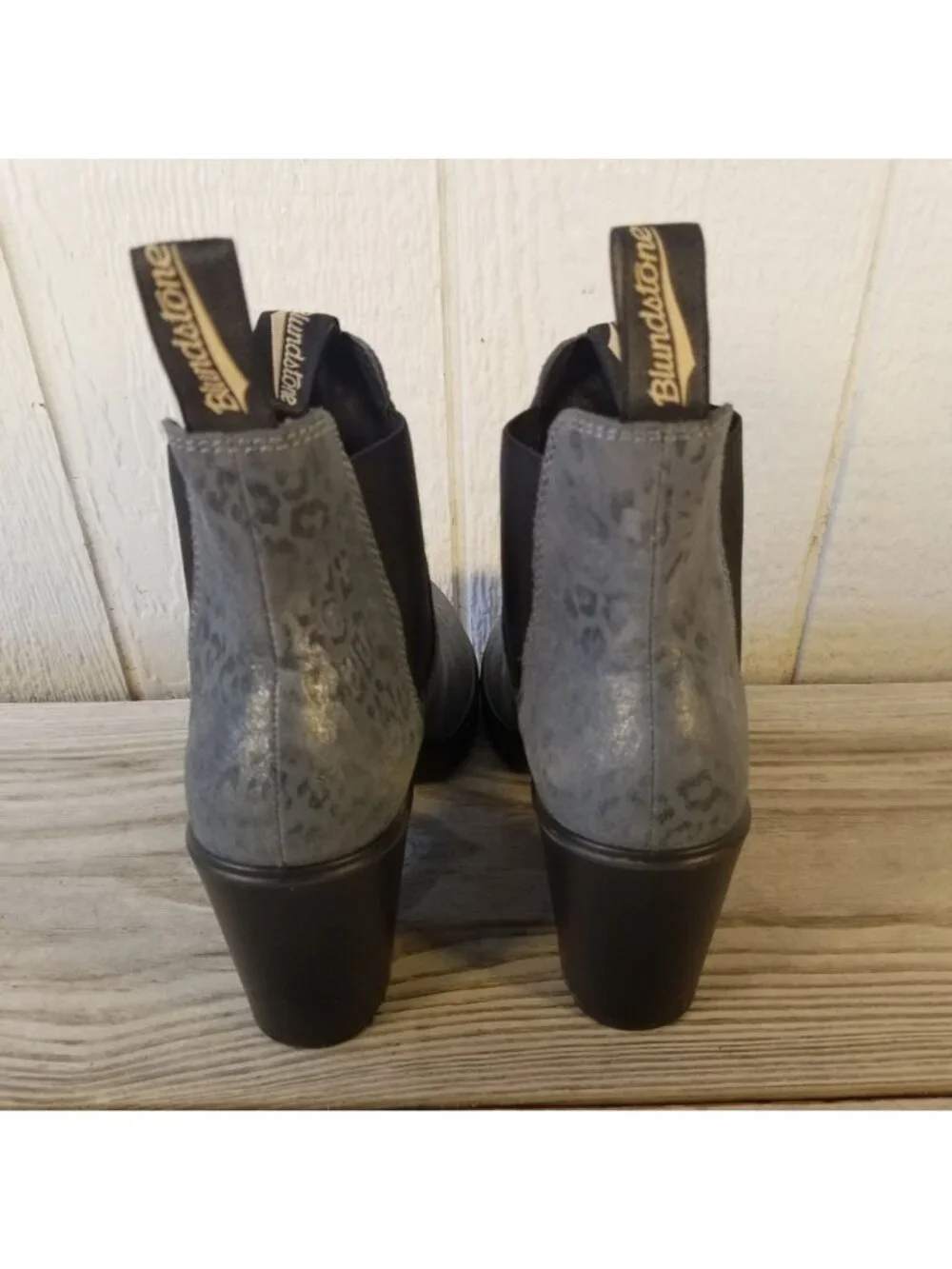 Blundstone Chelsea Womens Silver Cheetah Print High Cuban Heel Boots US 9 2365